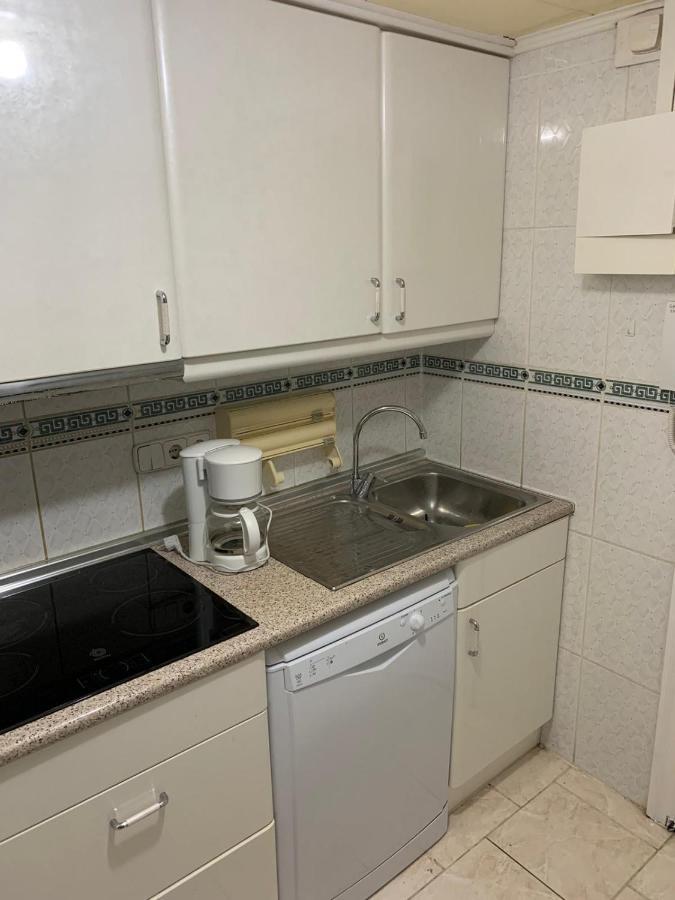 Appartement Premiere Ligne De Mer Avec Piscine Roses Dış mekan fotoğraf